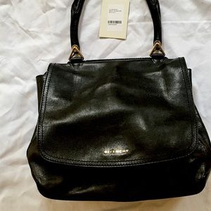 Rare, Beautiful medium Givenchy Mirte bag!